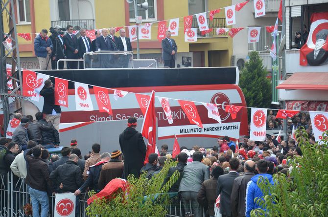 MHP LİDERi DEVLET BAHÇELİ AKHİSARLILAR İLE BULUŞTU